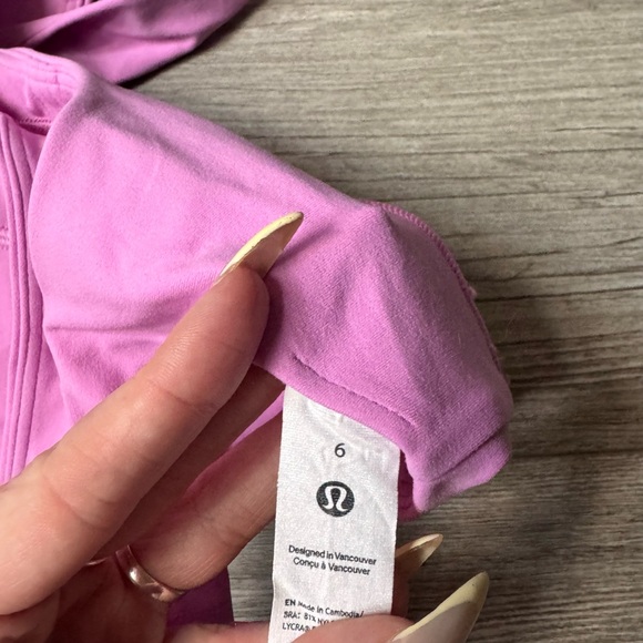 Align v neck bra - A/B cup - Picture 3 of 3